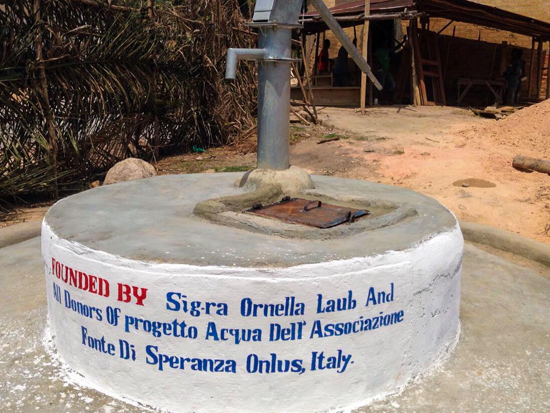 Fotografia di uno dei pozzi di Fonte di Speranza in Sierra Leone