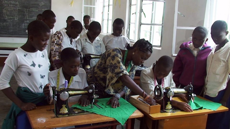 FdS - Bukavu, donne con macchina da cucire